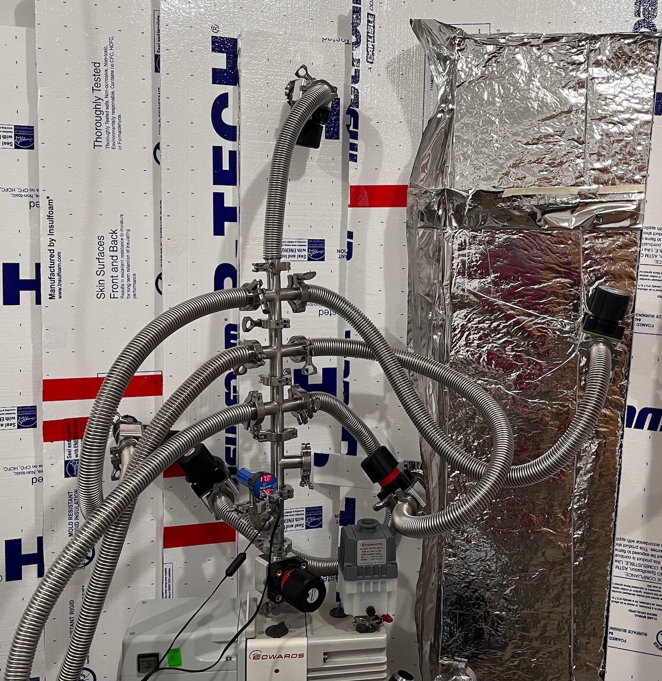 A prototype of the active vacuum insulation system