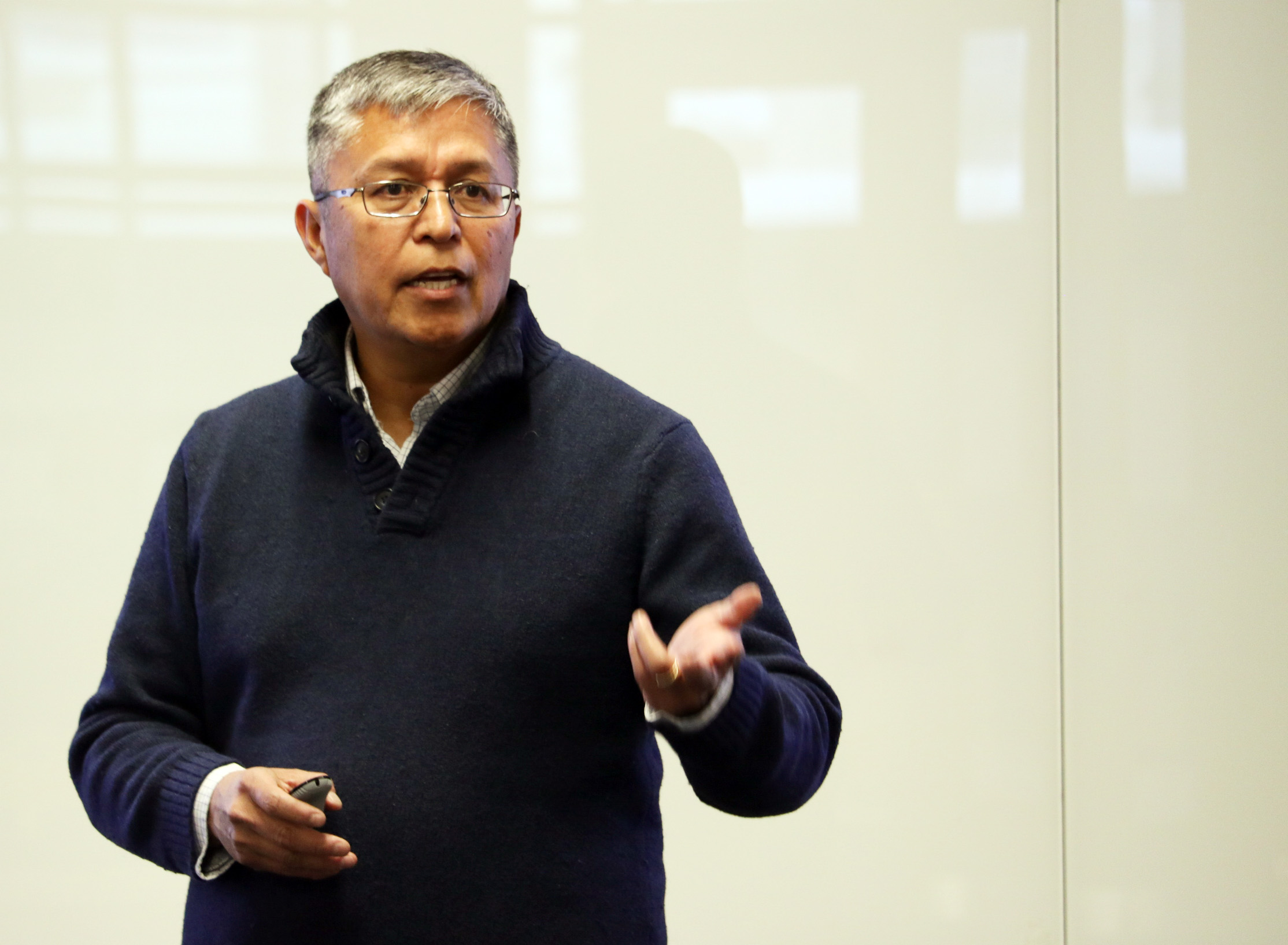 Head of Sandia Energy Storage Department Connects with Native Students