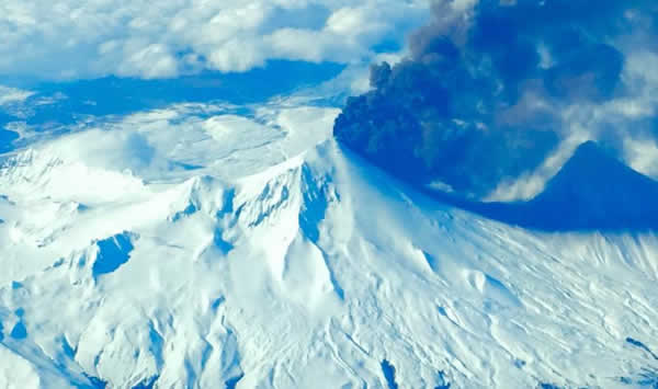 Pavlof eruption