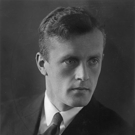 Black and white portrait of Helge Ingstad, 1935 | Photo courtesy of Wikiwand