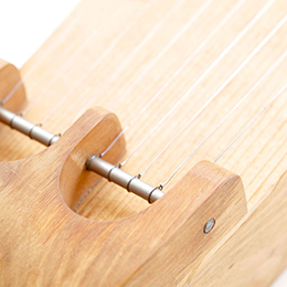 Close up detailed shot of a kantele | Canva photo