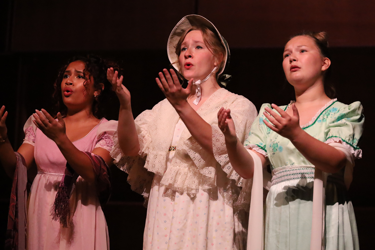 Singers participate in Fairbanks Summer Arts Festival. UAF Photo by Jaunelle Celaire