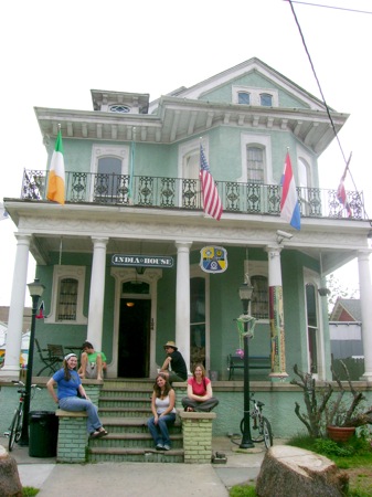 The ASB team stayed at the India House Hostel near downtown New Orleans. Clarissa Ribbens 'in blue top', Emily Schooley 'white top', Renee Pasker 'pink top' and two residents of the hostel take a break on the front stoop. Photo by Kari Pile