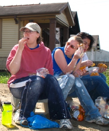 Renee Pasker, Cynthia Lashinski and Alexis Fernandez enjoy a well%2D deserved lunch break. Photo by Brian Lyke