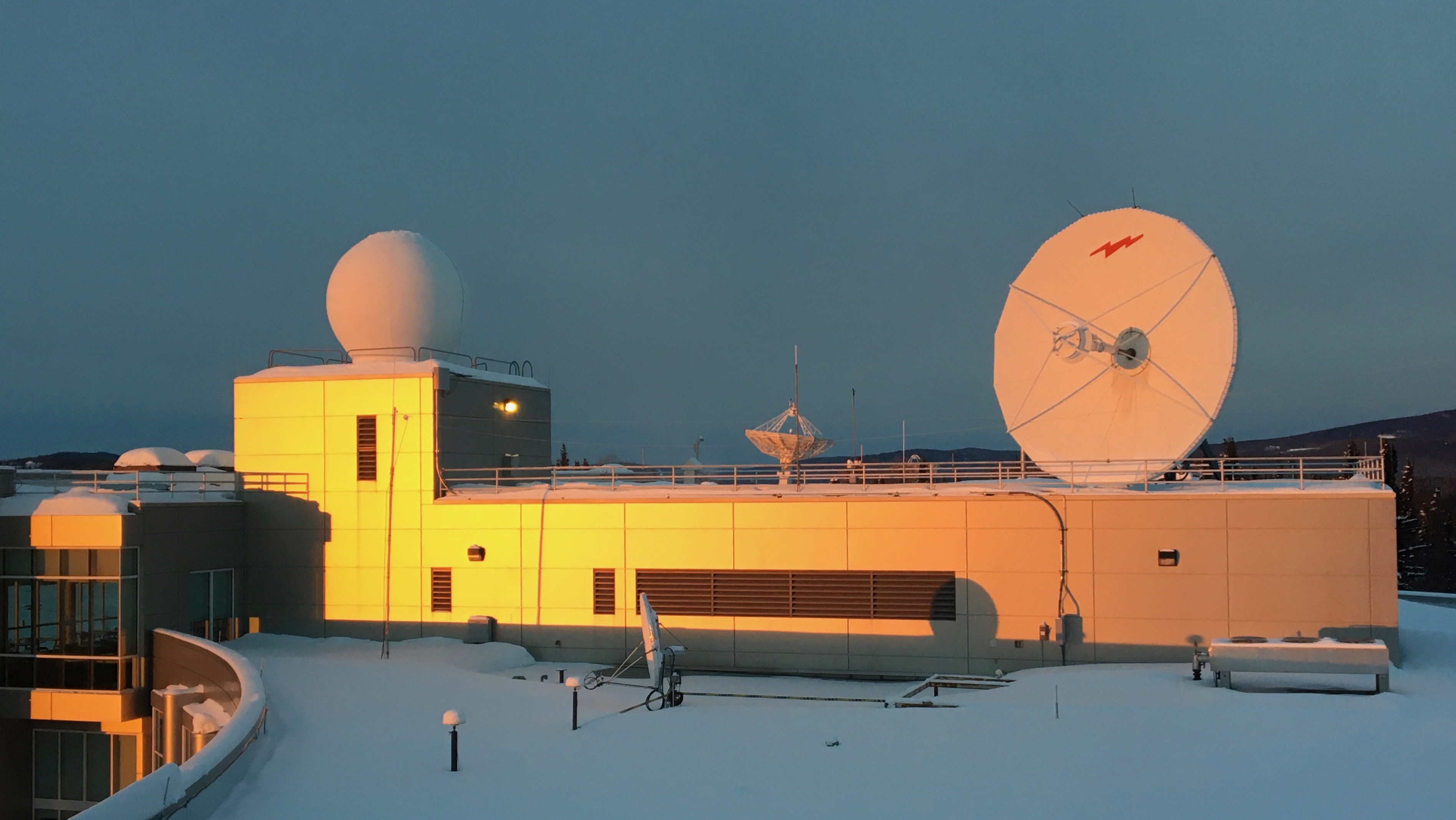 Akasofu radar dome