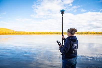 Members of the Alaska Center for Energy and Power use their fixed-wing eBee X UAV to analyze orosion of the Tanana River with aerial photogrammetry at the Nenana test site.